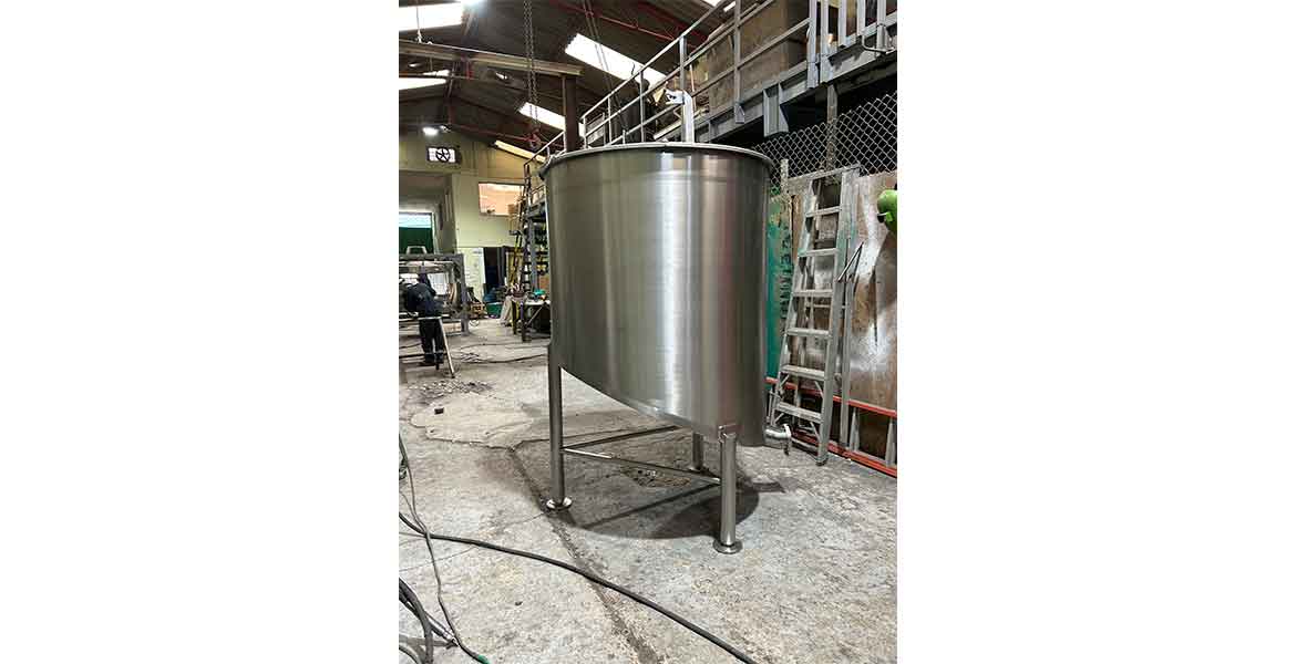 Diseño, fabricación de maquinaria, reparación de tanques, marmitas, tolvas, chimeneas. Estructuras metálicas. Acero inoxidable, acero carbón, Aluminio.