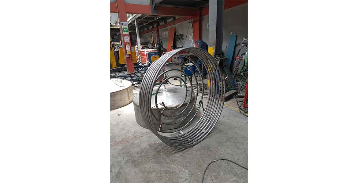 Diseño, fabricación de maquinaria, reparación de tanques, marmitas, tolvas, chimeneas. Estructuras metálicas. Acero inoxidable, acero carbón, Aluminio.