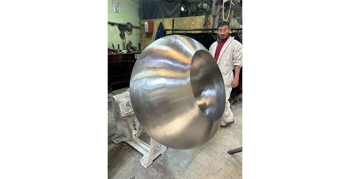 Diseño, fabricación de maquinaria, reparación de tanques, marmitas, tolvas, chimeneas. Estructuras metálicas. Acero inoxidable, acero carbón, Aluminio.