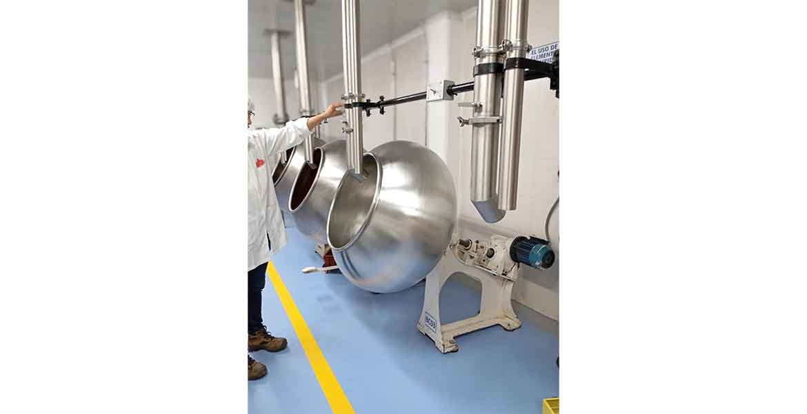 Diseño, fabricación de maquinaria, reparación de tanques, marmitas, tolvas, chimeneas. Estructuras metálicas. Acero inoxidable, acero carbón, Aluminio.