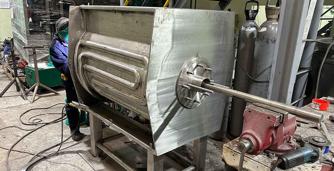 Diseño, fabricación de maquinaria, reparación de tanques, marmitas, tolvas, chimeneas. Estructuras metálicas. Acero inoxidable, acero carbón, Aluminio.