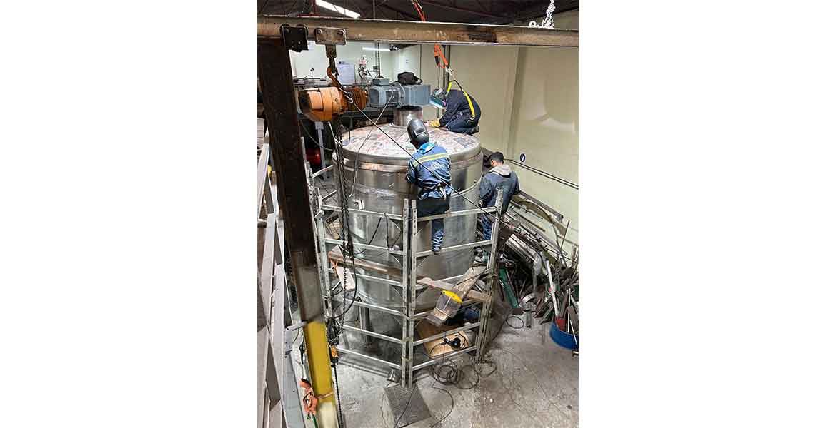 Diseño, fabricación de maquinaria, reparación de tanques, marmitas, tolvas, chimeneas. Estructuras metálicas. Acero inoxidable, acero carbón, Aluminio.