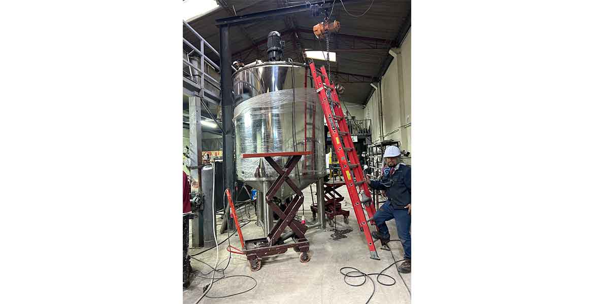 Diseño, fabricación de maquinaria, reparación de tanques, marmitas, tolvas, chimeneas. Estructuras metálicas. Acero inoxidable, acero carbón, Aluminio.