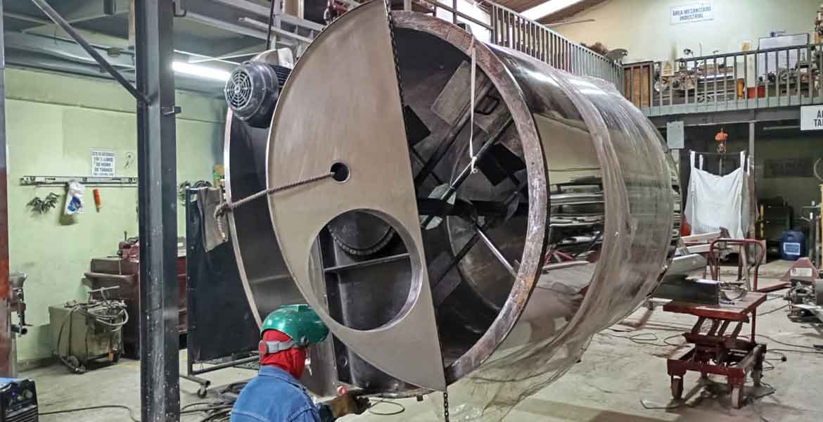 Diseño, fabricación de maquinaria, reparación de tanques, marmitas, tolvas, chimeneas. Estructuras metálicas. Acero inoxidable, acero carbón, Aluminio.