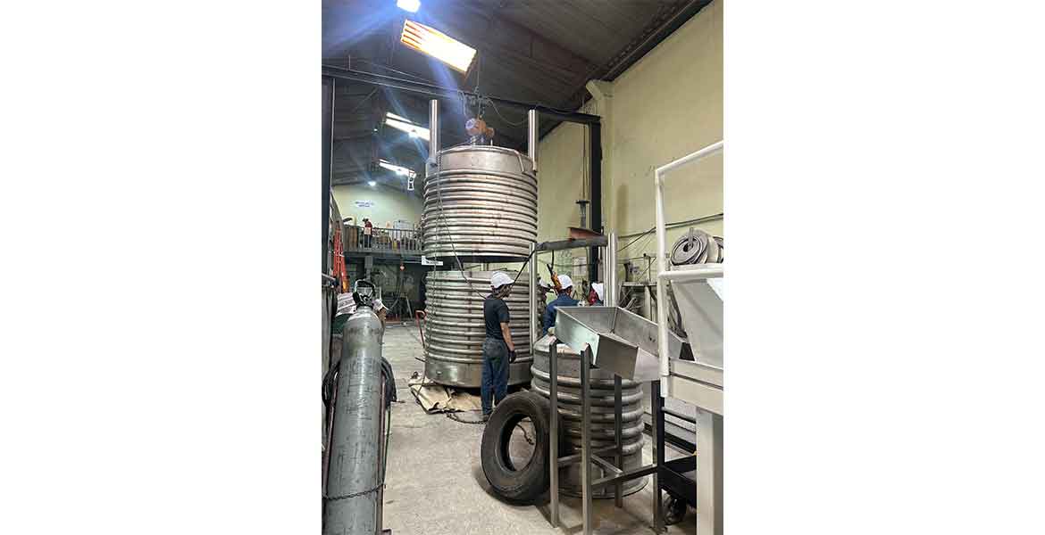 Diseño, fabricación de maquinaria, reparación de tanques, marmitas, tolvas, chimeneas. Estructuras metálicas. Acero inoxidable, acero carbón, Aluminio.