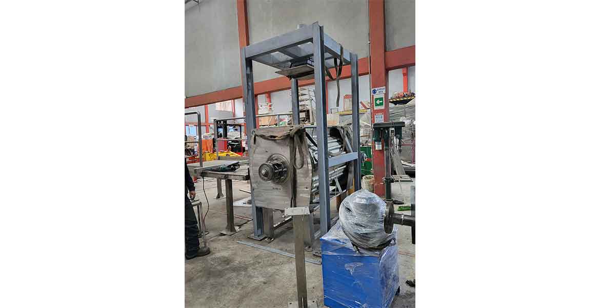 Diseño, fabricación de maquinaria, reparación de tanques, marmitas, tolvas, chimeneas. Estructuras metálicas. Acero inoxidable, acero carbón, Aluminio.