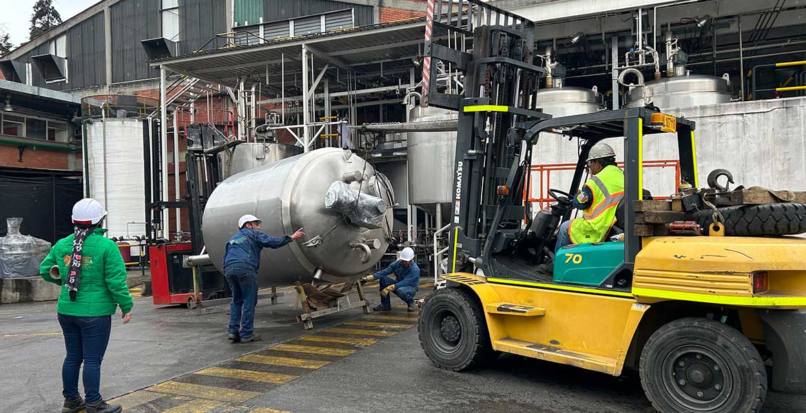 Desmontaje, traslados, izajes, traslado de plantas industriales.
