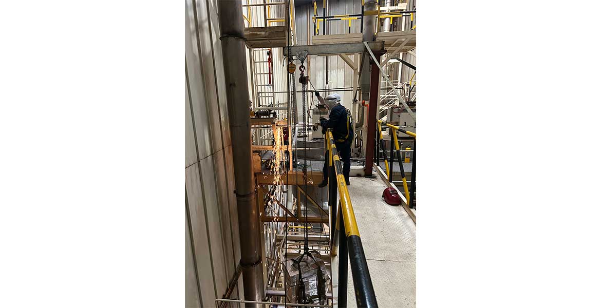 Servicio de mantenimiento mecanico preventivo, correctivo, reparaciones,
                                            adecuaciones. Servicio de torno, fresadora, prensa hidráulica.