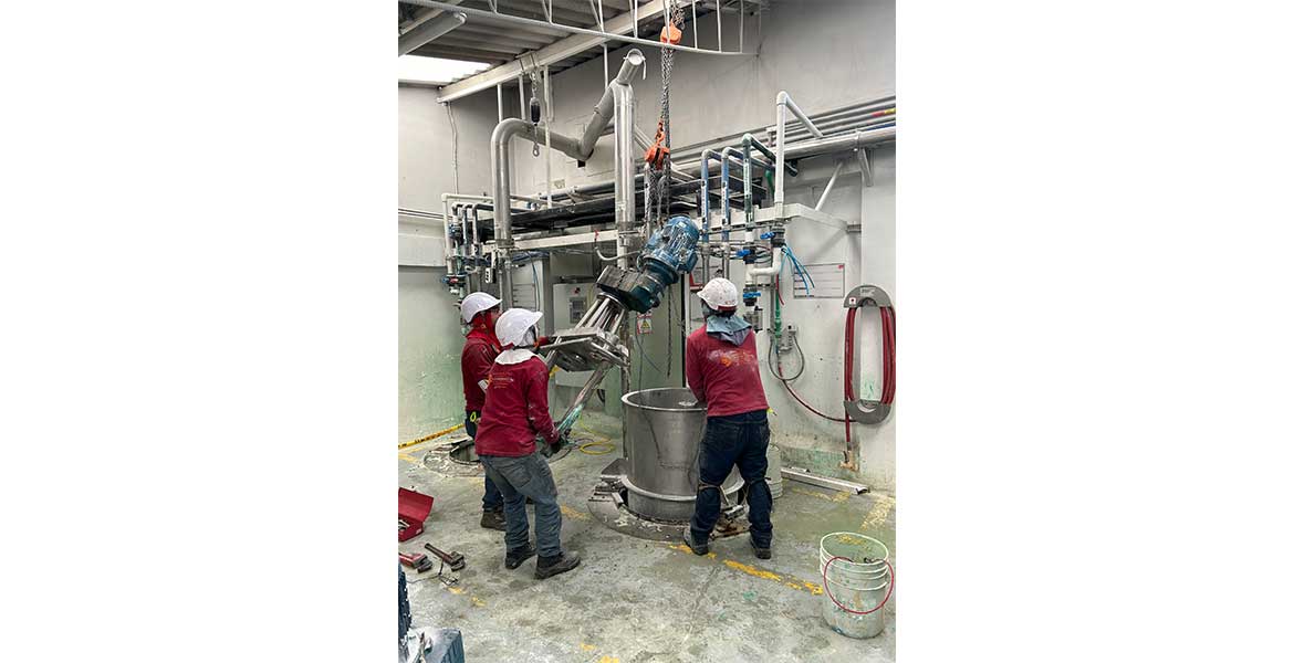 Servicio de mantenimiento mecanico preventivo, correctivo, reparaciones,
                                            adecuaciones. Servicio de torno, fresadora, prensa hidráulica.