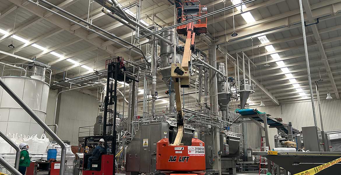 Montaje de equipos, reubicación de tanques, desmontaje, reubicación de equipos, montaje de maquinaria.