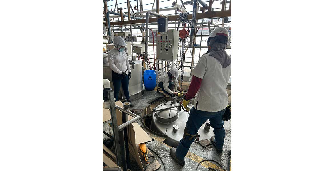 Montaje de equipos, reubicación de tanques, desmontaje, reubicación de equipos, montaje de maquinaria.