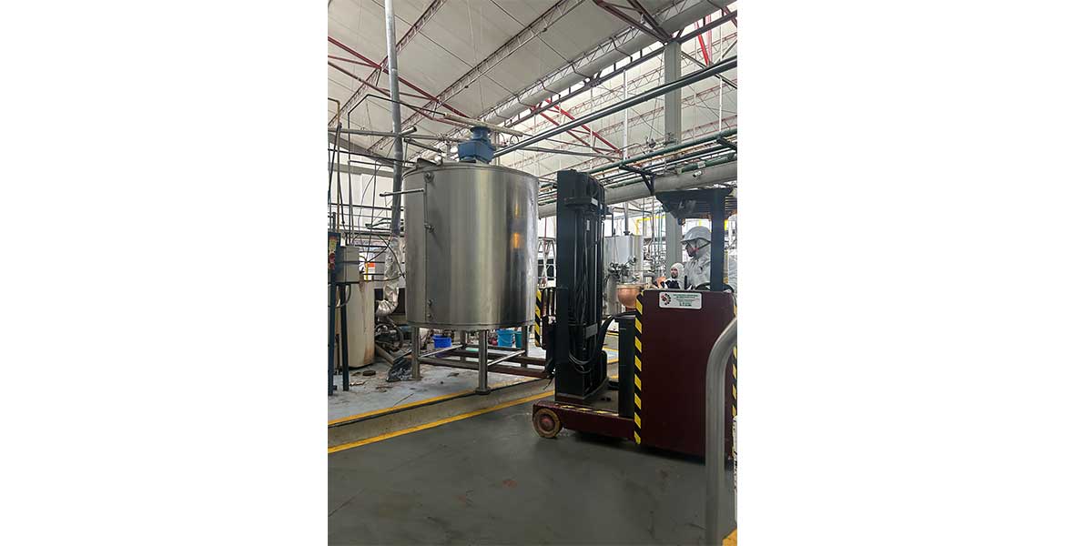 Montaje de equipos, reubicación de tanques, desmontaje, reubicación de equipos, montaje de maquinaria.