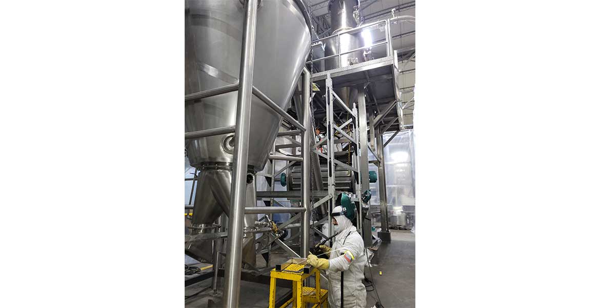 Montaje de equipos, reubicación de tanques, desmontaje, reubicación de equipos, montaje de maquinaria.