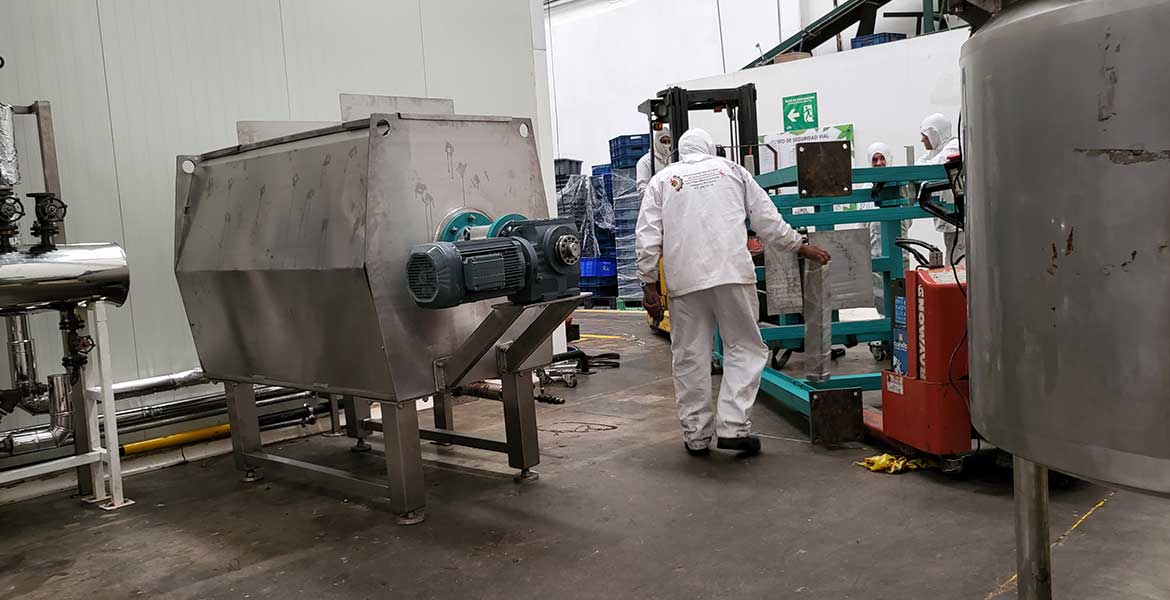 Montaje de equipos, reubicación de tanques, desmontaje, reubicación de equipos, montaje de maquinaria.