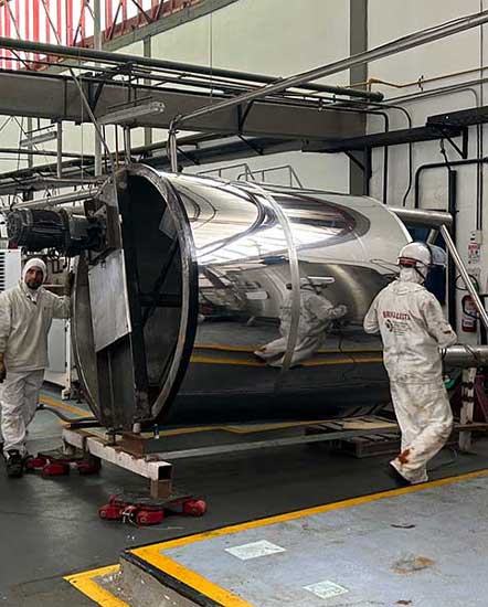 Montaje de equipos, reubicación de tanques, desmontaje, reubicación de equipos, montaje de maquinaria.