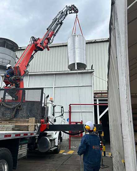 Desmontaje, traslados, izajes, traslado de plantas industriales.