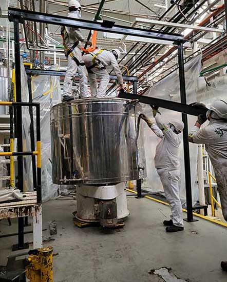 Servicio de mantenimiento mecanico preventivo, correctivo, reparaciones, adecuaciones. Servicio de torno, fresadora, prensa hidráulica.